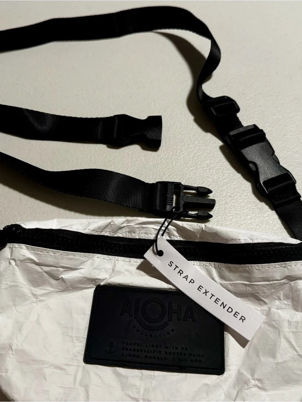 ALOHA Collection White and Black Lightweight Crossbody Pouch